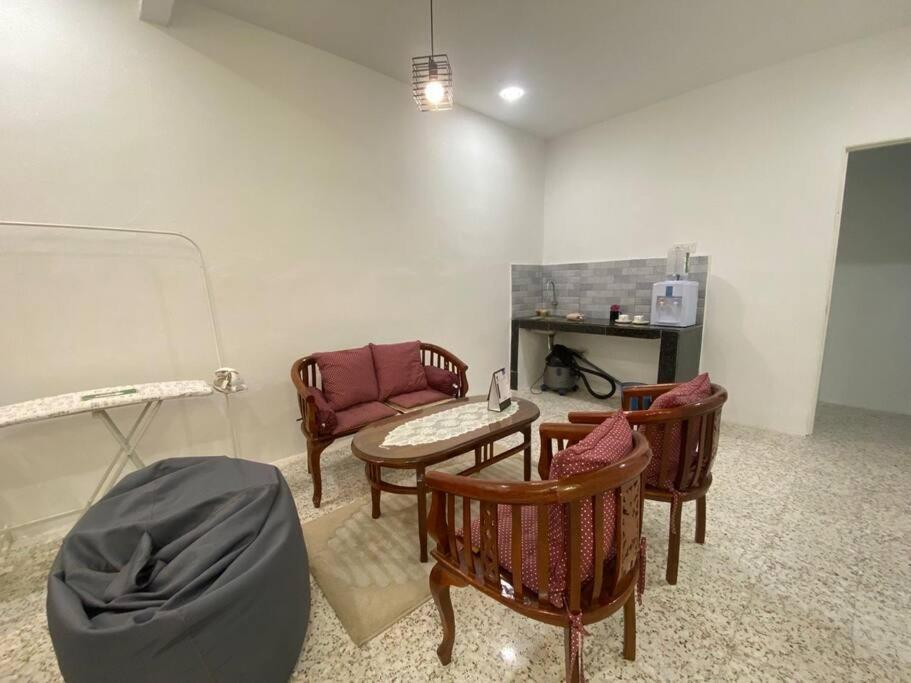 The Lawo Homestay Kuala Terengganu Bagian luar foto